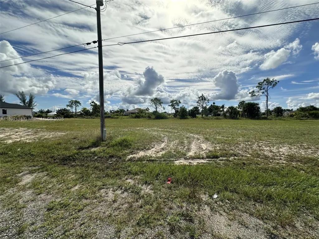 3527 NE 14 Place Cape Coral FL 33993