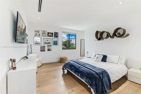 445 Ridgewood Road Key Biscayne FL 33149