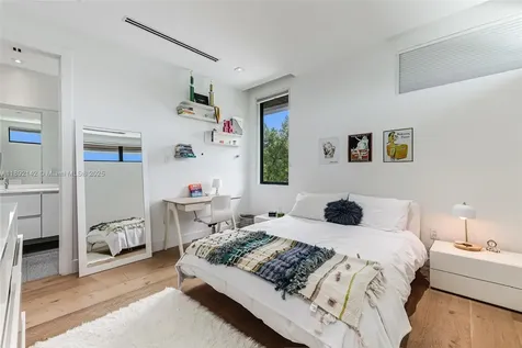 445 Ridgewood Road Key Biscayne FL 33149