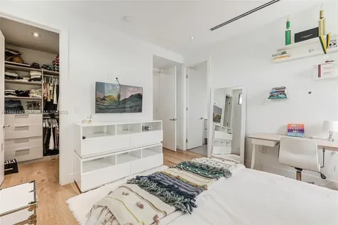 445 Ridgewood Road Key Biscayne FL 33149