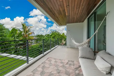 445 Ridgewood Road Key Biscayne FL 33149