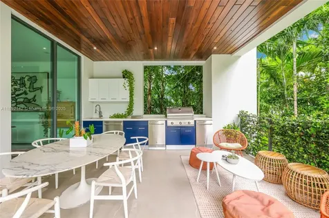 445 Ridgewood Road Key Biscayne FL 33149