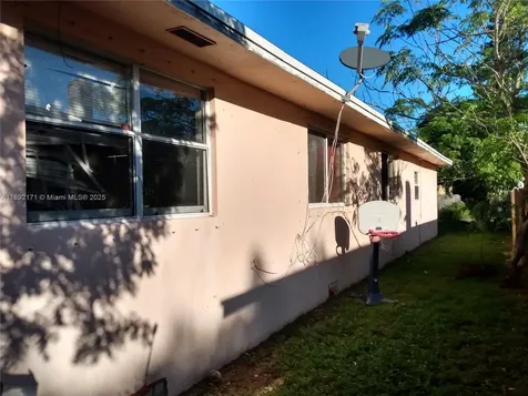 639 33rd Street West Palm Beach FL 33407