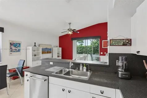 8752 NW 75th Court Tamarac FL 33321
