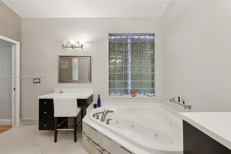 8752 NW 75th Court Tamarac FL 33321