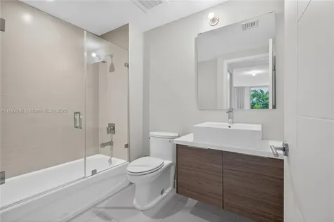 1010 SW 2nd Avenue Miami FL 33130