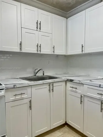 1725 W 60th Street Hialeah FL 33012