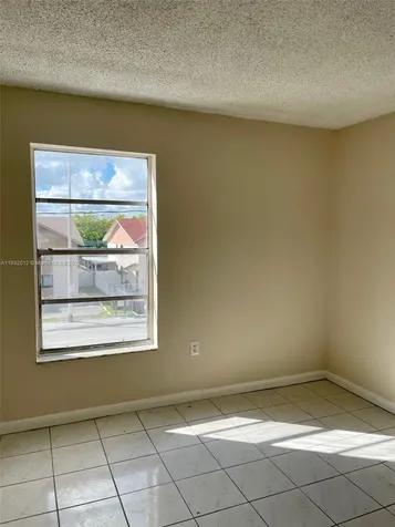 1725 W 60th Street Hialeah FL 33012