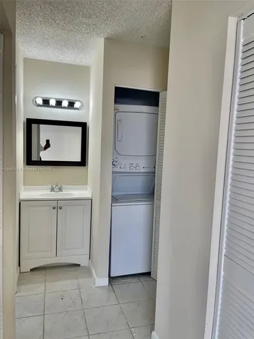 1725 W 60th Street Hialeah FL 33012