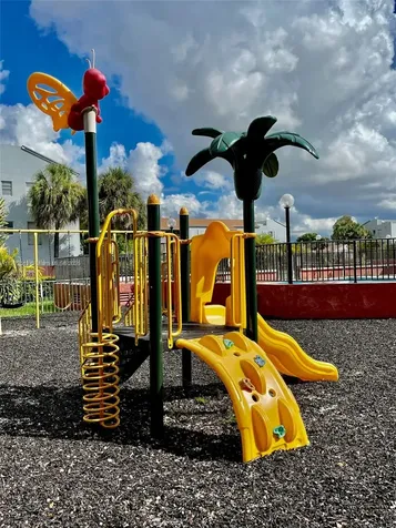 1725 W 60th Street Hialeah FL 33012