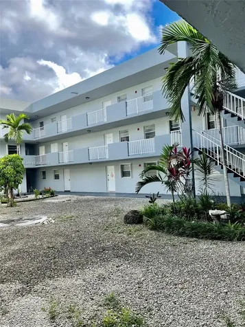 1725 W 60th Street Hialeah FL 33012