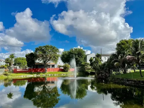 1725 W 60th Street Hialeah FL 33012