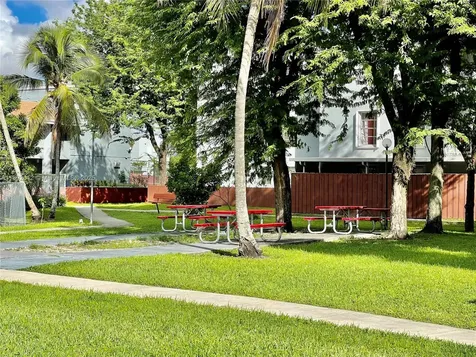1725 W 60th Street Hialeah FL 33012