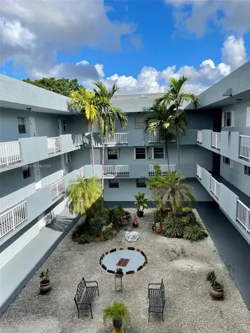 1725 W 60th Street Hialeah FL 33012