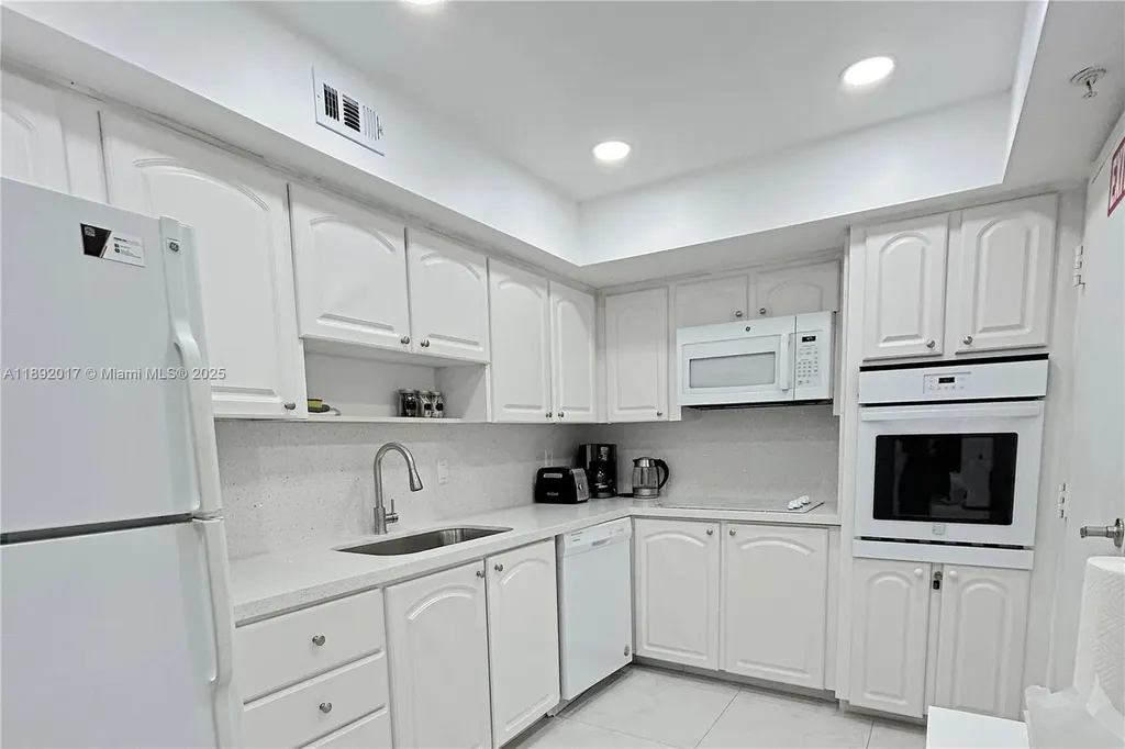 3901 S Ocean Drive Hollywood FL 33019