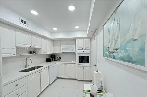 3901 S Ocean Drive Hollywood FL 33019