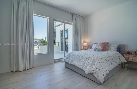 3500 Island Boulevard Aventura FL 33160