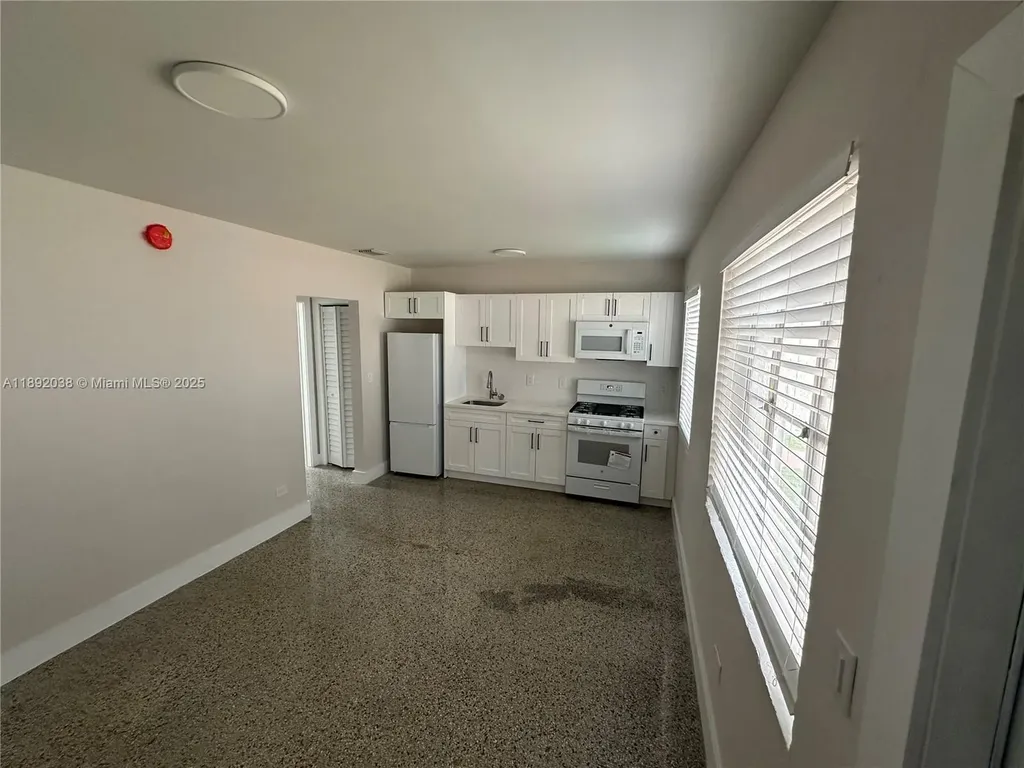 211 SW 18th Avenue Miami FL 33135