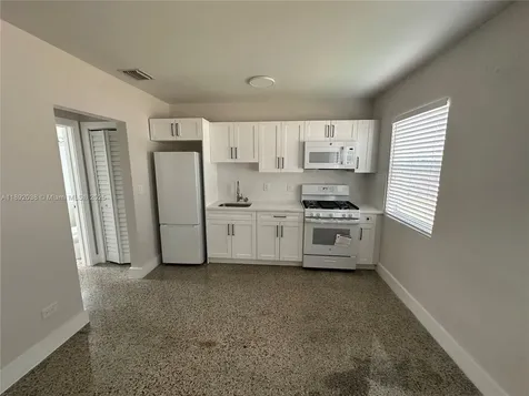 211 SW 18th Avenue Miami FL 33135