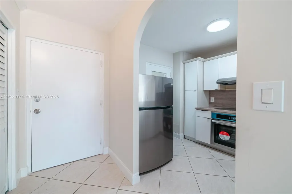 2555 NE 11th Street Fort Lauderdale FL 33304