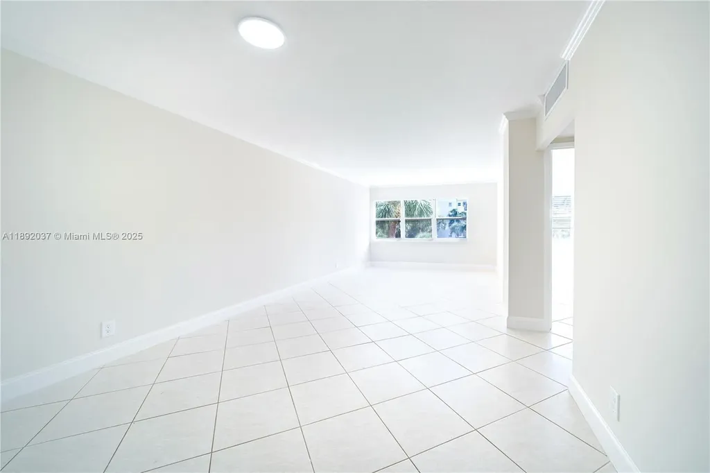 2555 NE 11th Street Fort Lauderdale FL 33304
