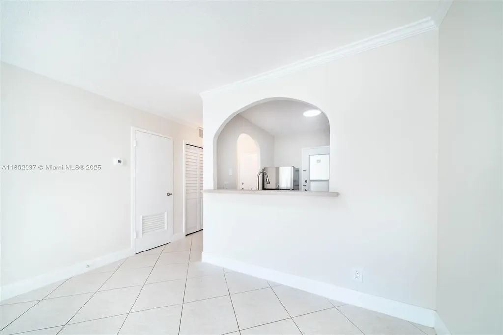 2555 NE 11th Street Fort Lauderdale FL 33304