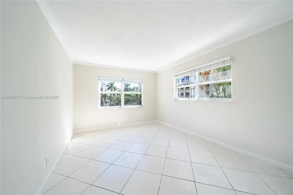 2555 NE 11th Street Fort Lauderdale FL 33304