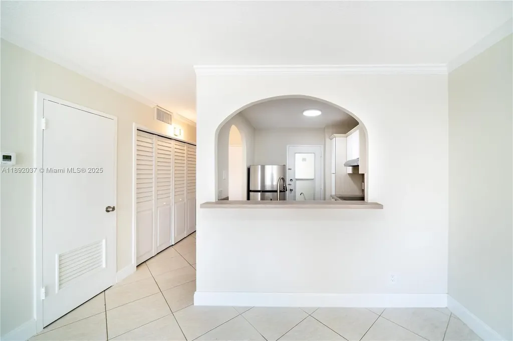 2555 NE 11th Street Fort Lauderdale FL 33304