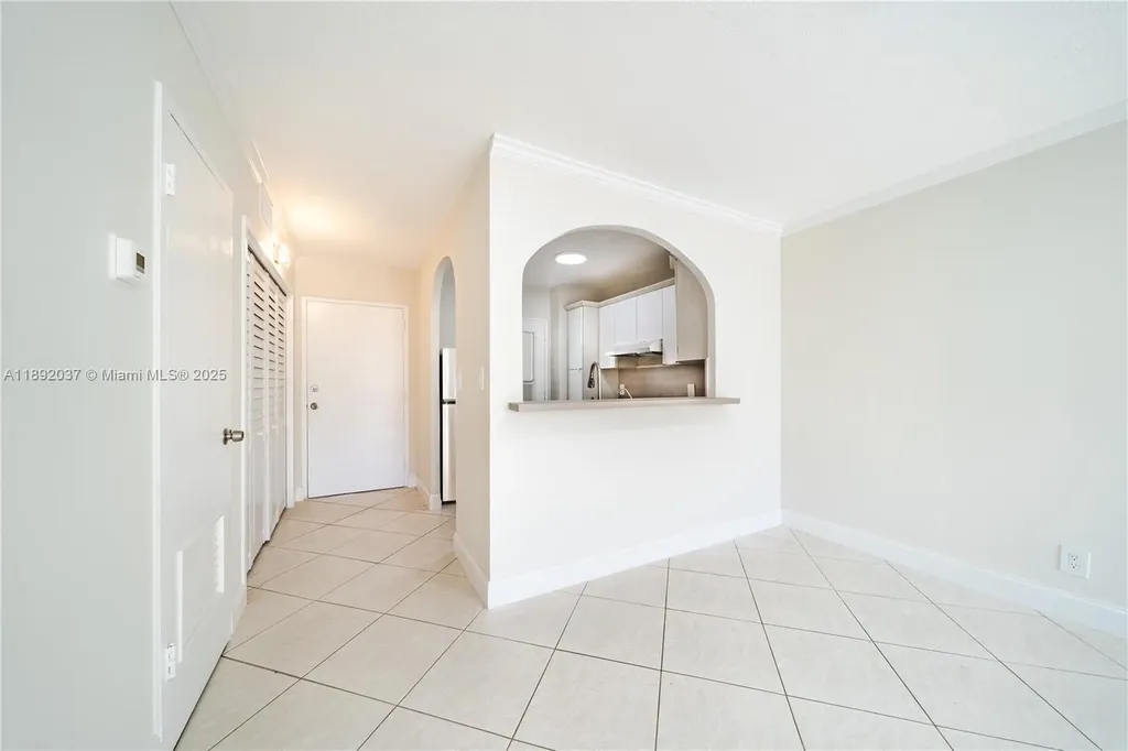 2555 NE 11th Street Fort Lauderdale FL 33304