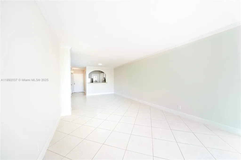 2555 NE 11th Street Fort Lauderdale FL 33304