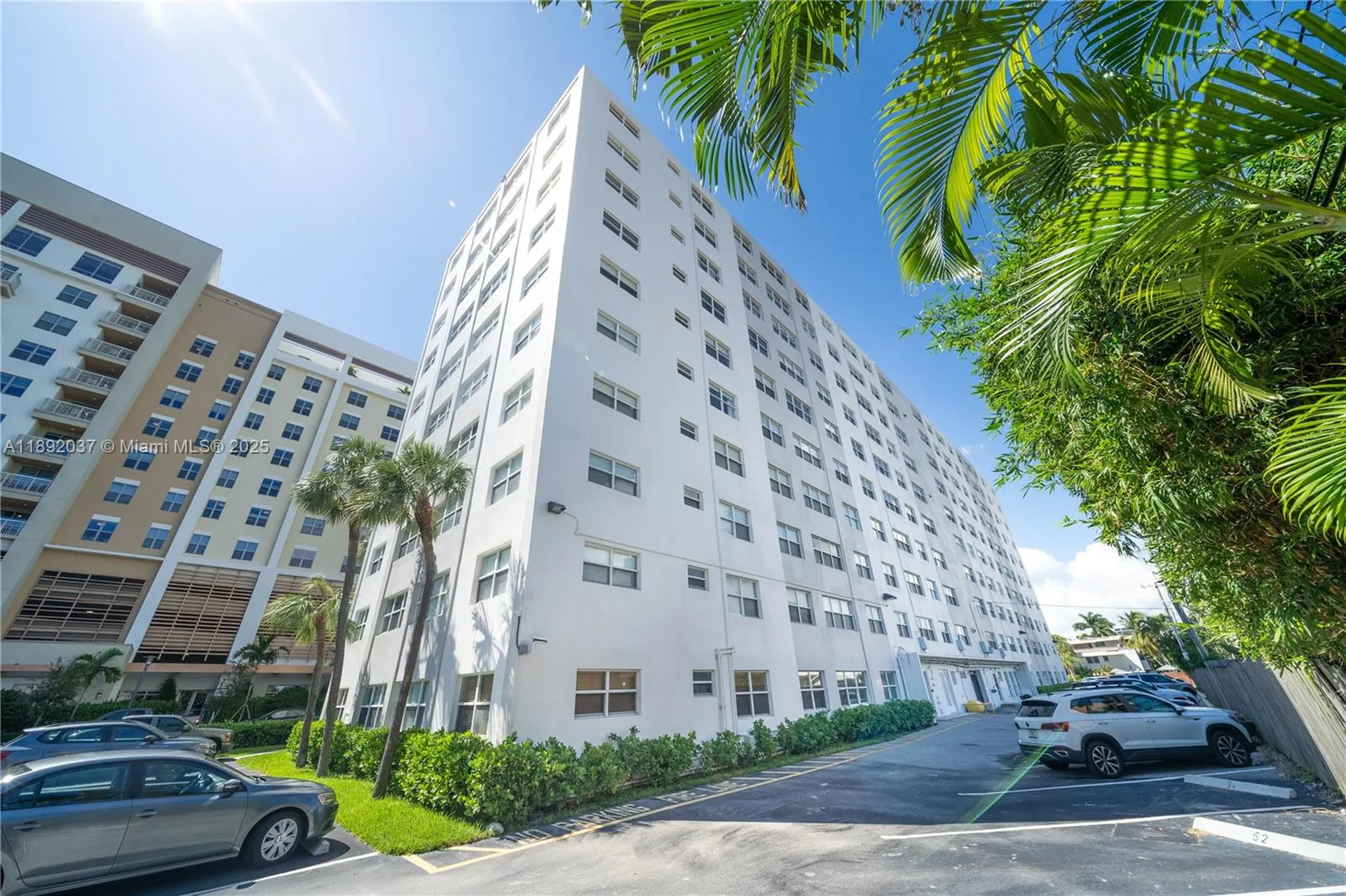 2555 NE 11th Street Fort Lauderdale FL 33304