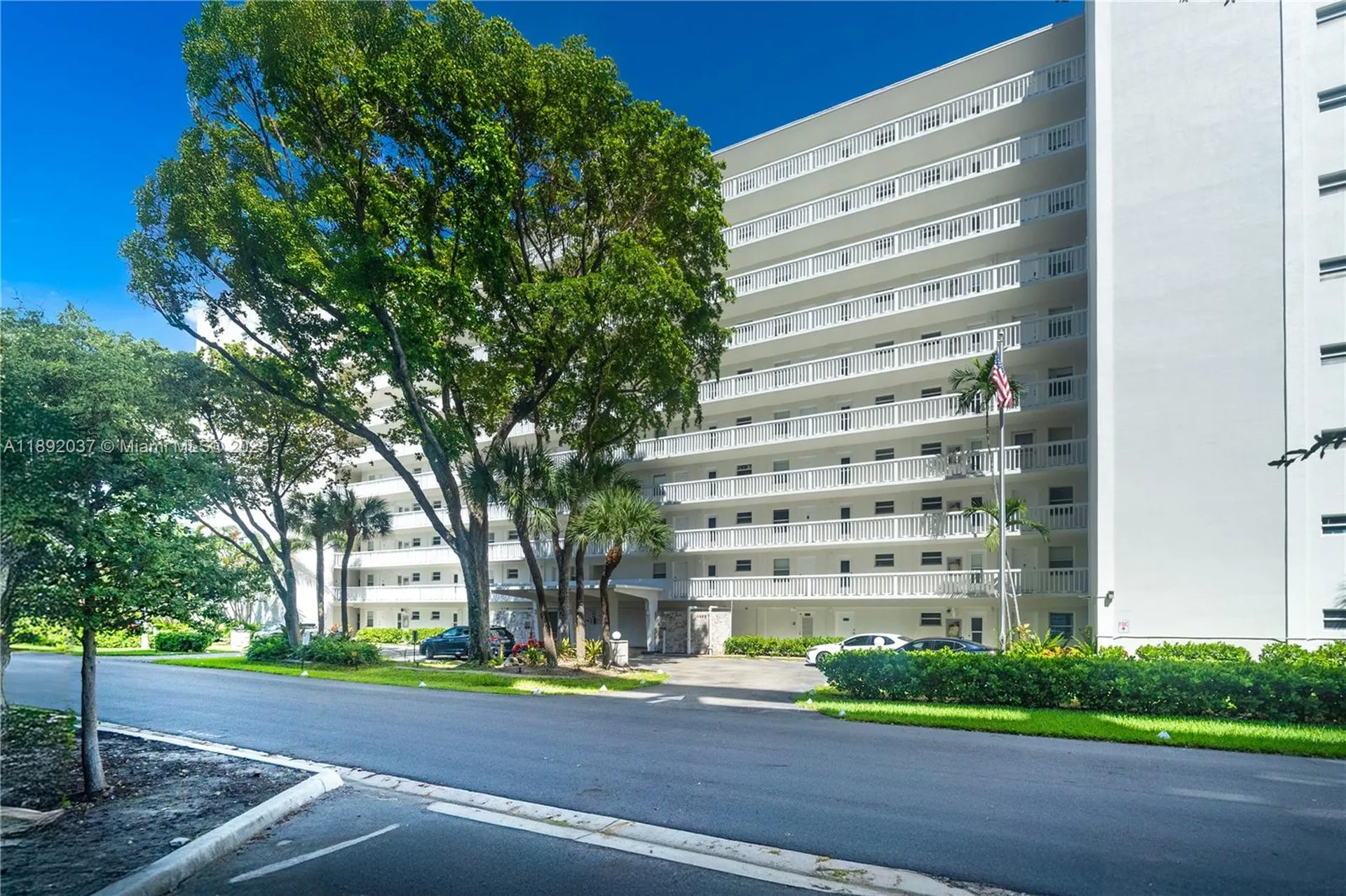 2555 NE 11th Street Fort Lauderdale FL 33304