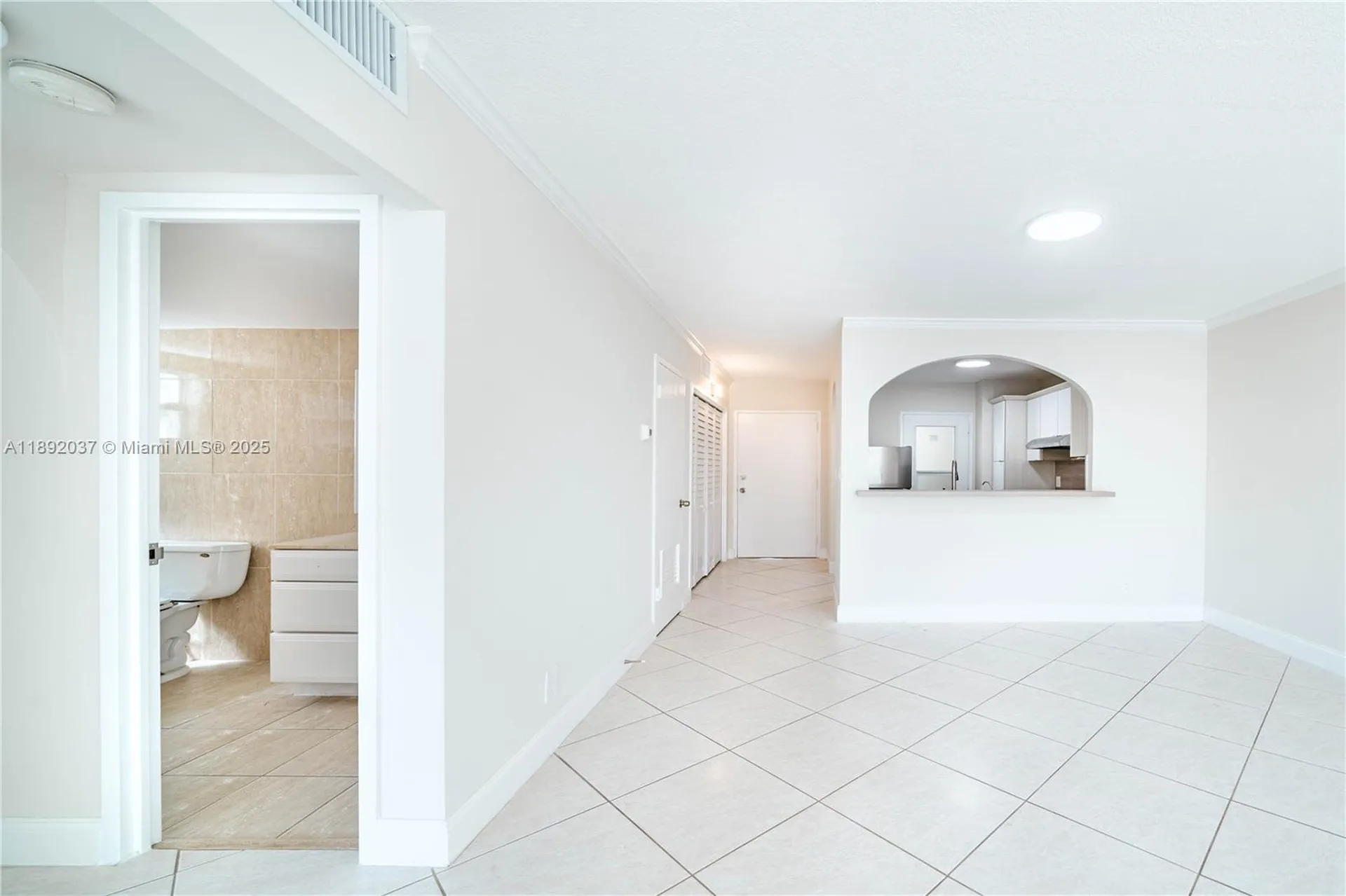 2555 NE 11th Street Fort Lauderdale FL 33304