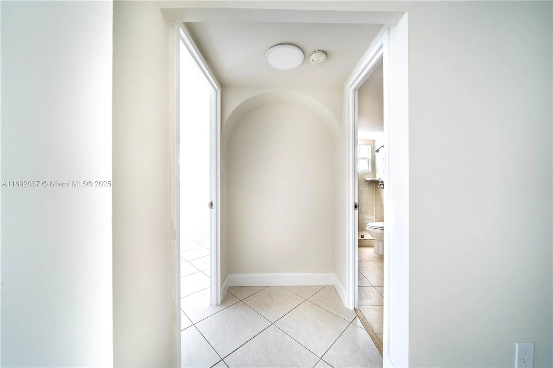2555 NE 11th Street Fort Lauderdale FL 33304