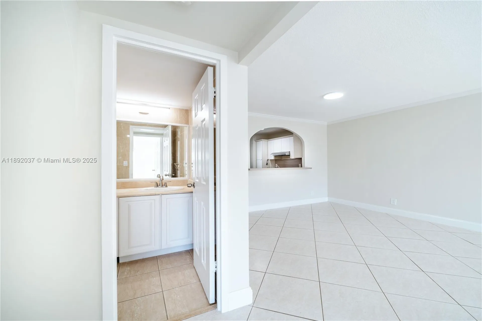 2555 NE 11th Street Fort Lauderdale FL 33304