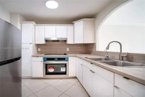 2555 NE 11th Street Fort Lauderdale FL 33304