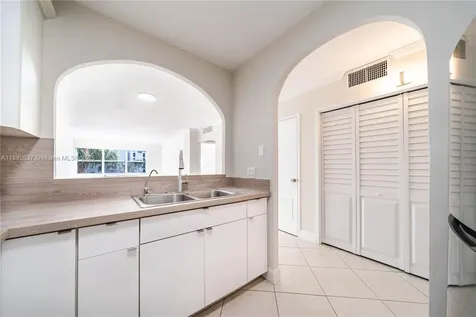 2555 NE 11th Street Fort Lauderdale FL 33304