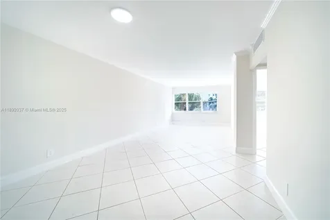 2555 NE 11th Street Fort Lauderdale FL 33304