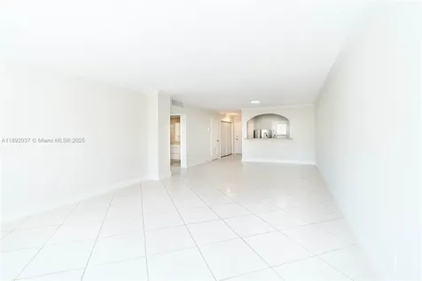 2555 NE 11th Street Fort Lauderdale FL 33304