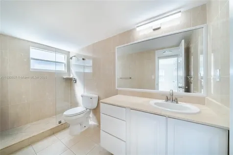 2555 NE 11th Street Fort Lauderdale FL 33304