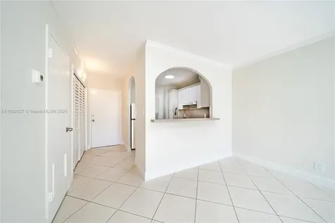 2555 NE 11th Street Fort Lauderdale FL 33304