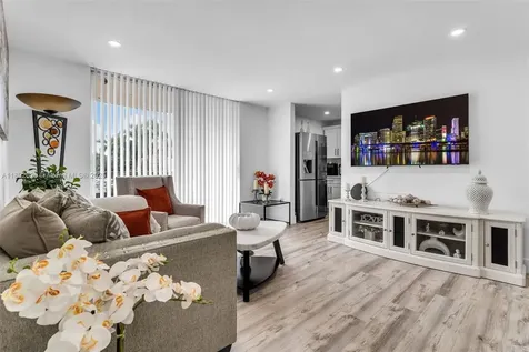 9310 Fontainebleau Boulevard Miami FL 33172