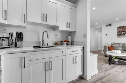 9310 Fontainebleau Boulevard Miami FL 33172