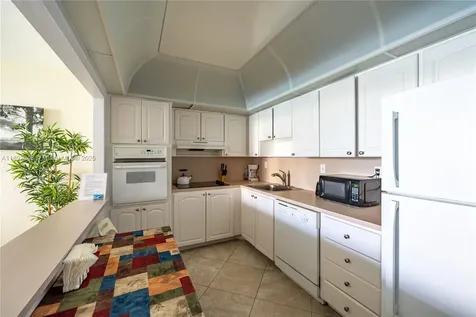 19370 Collins Avenue Sunny Isles Beach FL 33160