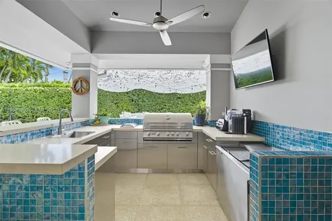 5800 SW 99th Terrace Pinecrest FL 33156