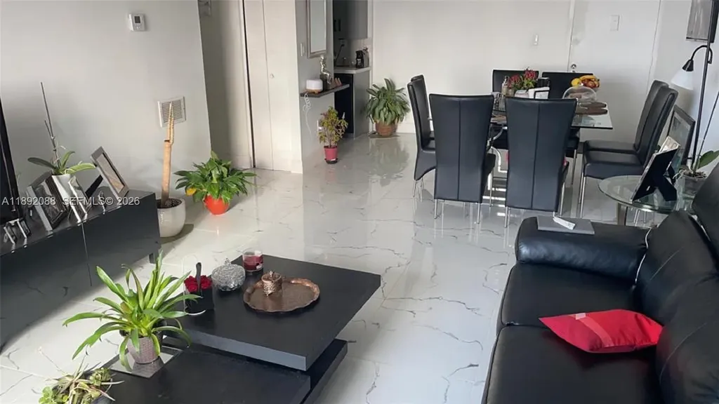 4675 W 18th Court Hialeah FL 33012