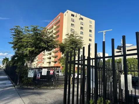 4675 W 18th Court Hialeah FL 33012