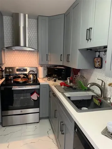 4675 W 18th Court Hialeah FL 33012