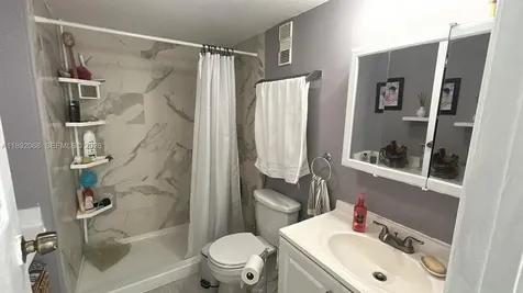 4675 W 18th Court Hialeah FL 33012