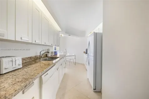 16425 Collins Avenue Sunny Isles Beach FL 33160